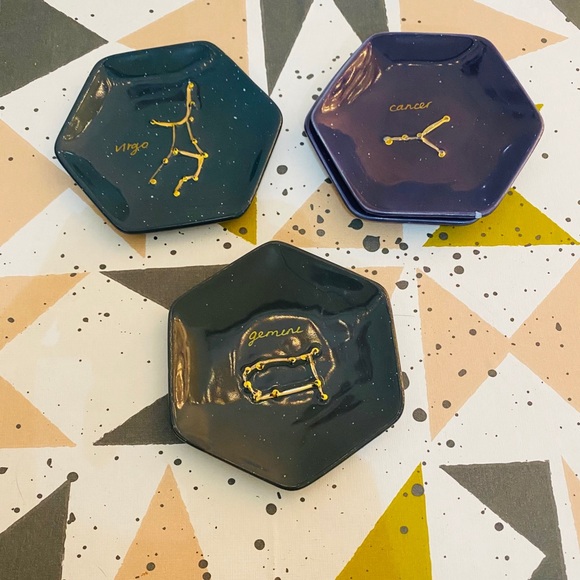 🆕 Urban Outfitters Zodiac Catch-All Dish - Picture 2 of 3